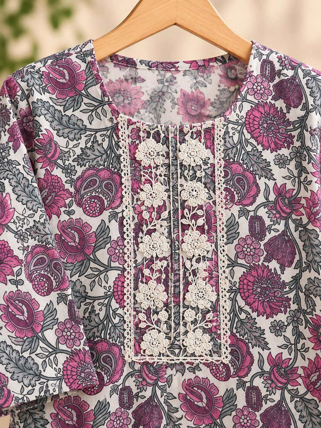 Saanjh Grey & Mauve Floral Print Embroidered Kurta Set by Theaoura