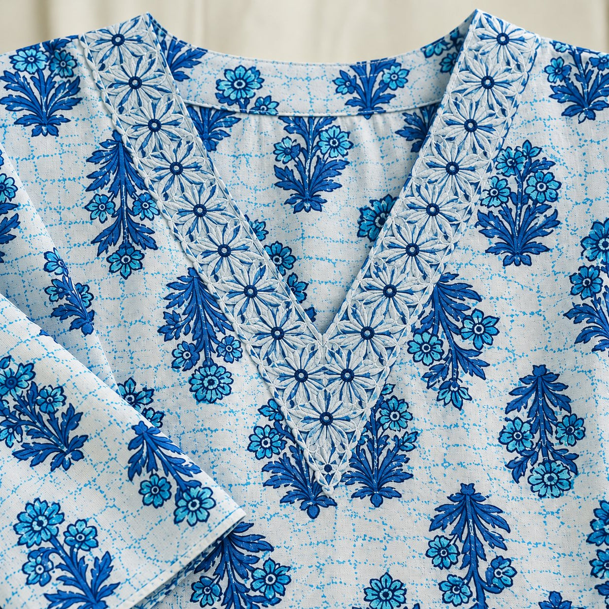 Nila White & Indigo Floral Print Kurta Set by Theaoura