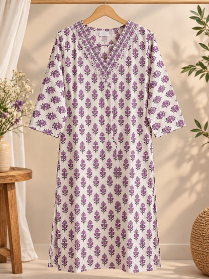 Nilofer White & Lilac Printed Kurta Set by Theaoura